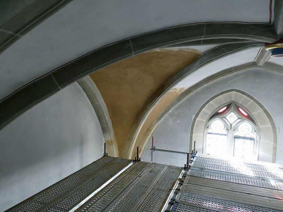 Fertigstellung der Putzerarbeiten in der Stadtpfarrkirche (Foto: Karl-Franz Thiede)